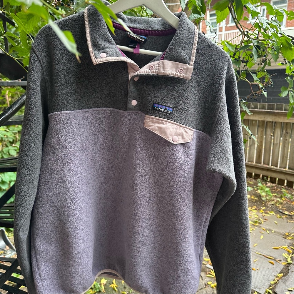 Patagonia Synchilla Two-Tone Fleece Pullover in Gray and Lavender